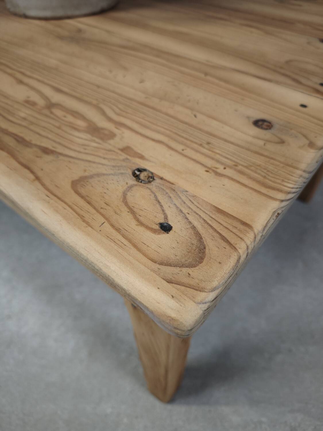 Table basse de ferme en sapin