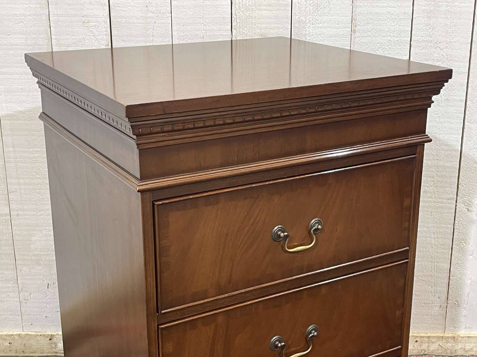 English mahogany chest of drawers from the 1950s