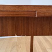 Extendable Scandinavian table