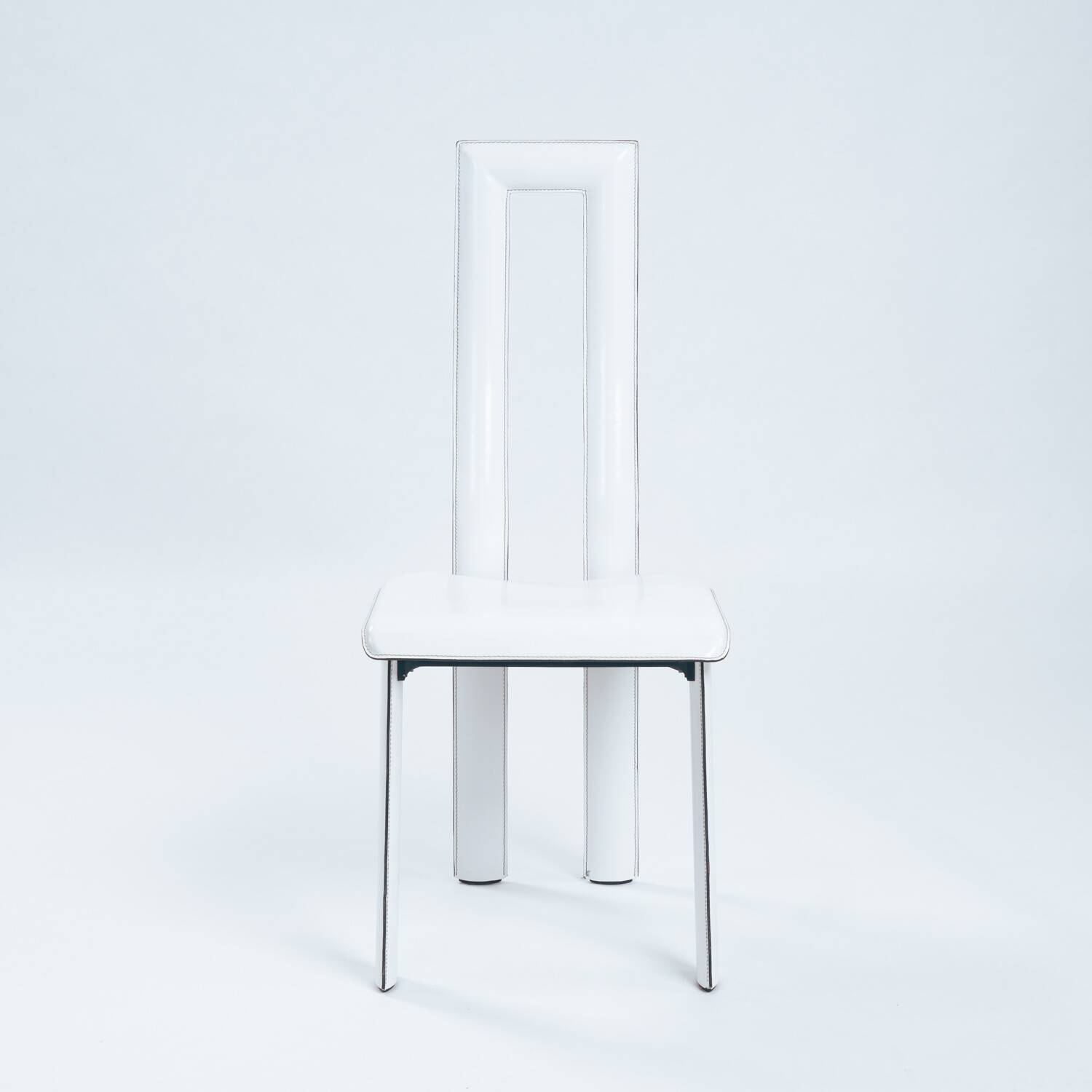Italian Ycami white leather sculptural highback chairs, 1980s