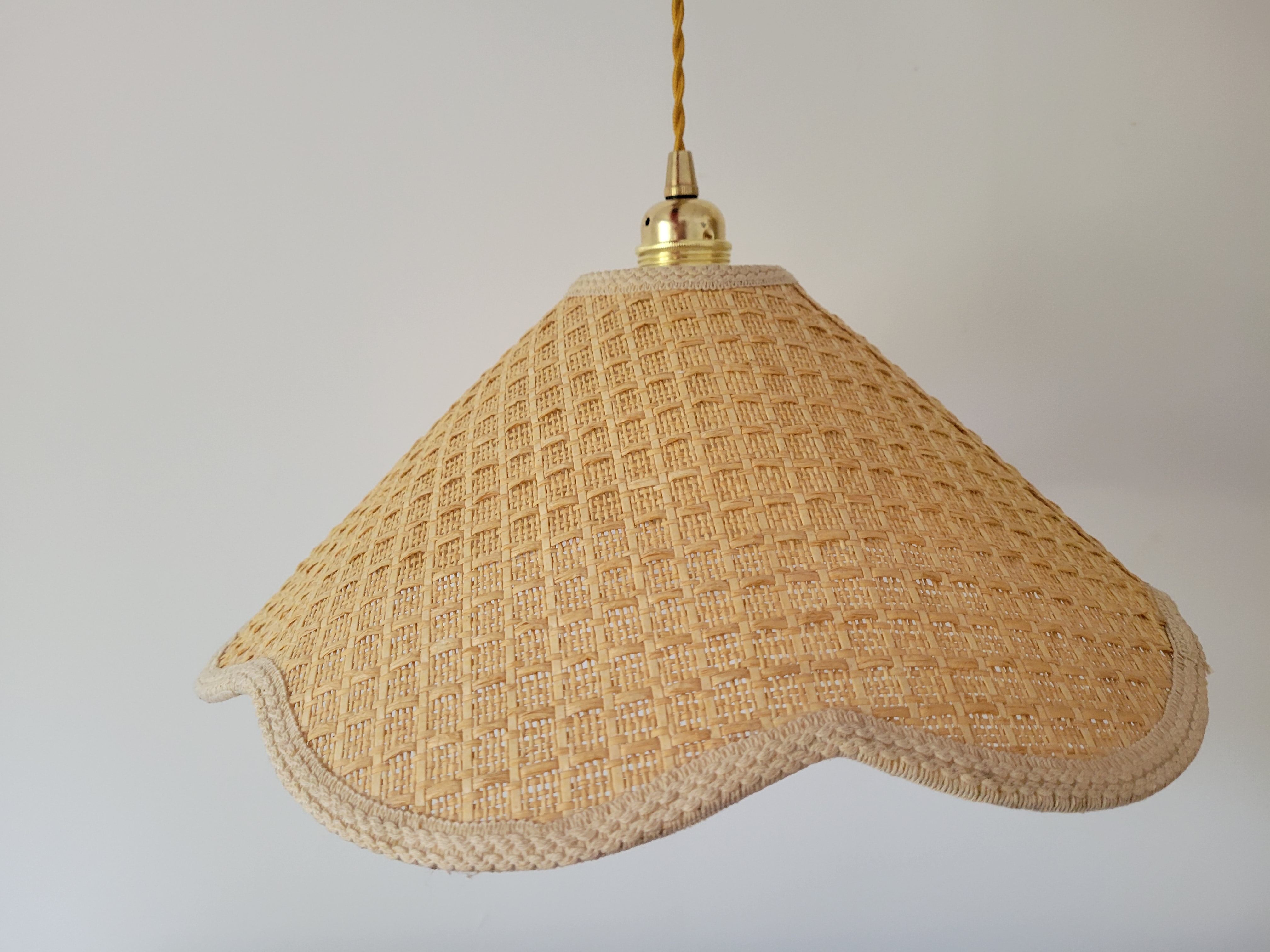 Rattan flower suspension