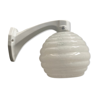 Porcelain wall lamp and vintage Clichy glass