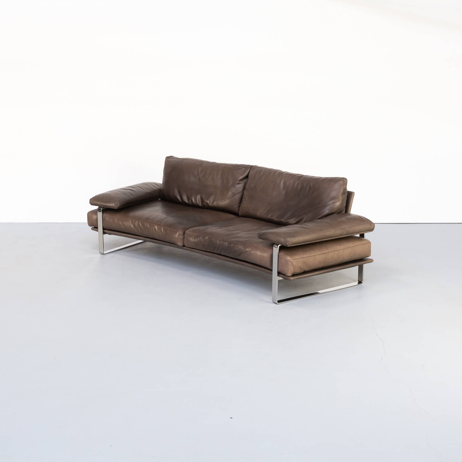 Foster & Partners ‘Still Sdc250’ curved sofa in brown leather for Molteni & C