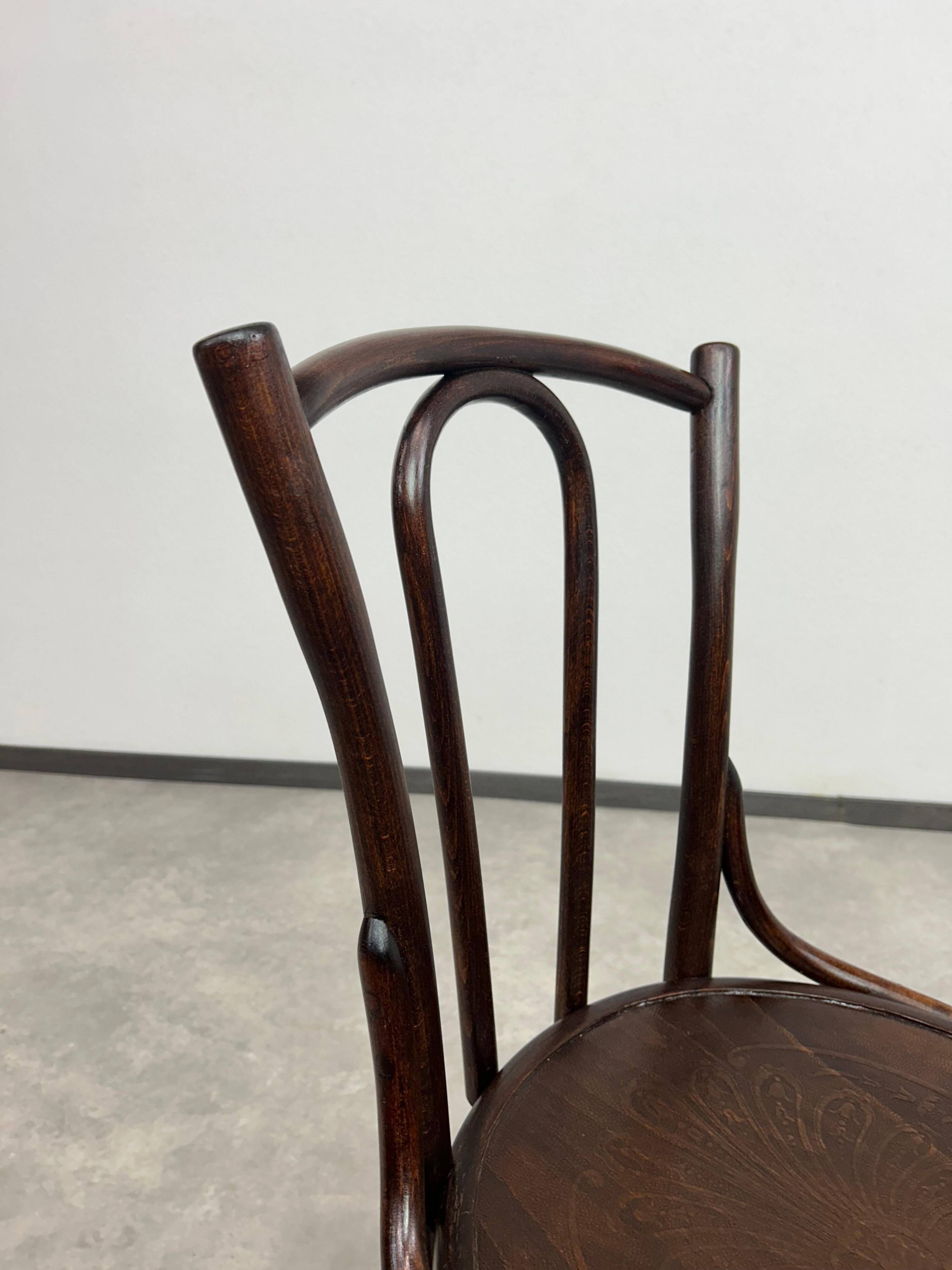 Chaise en bois courbé par Thonet no.54