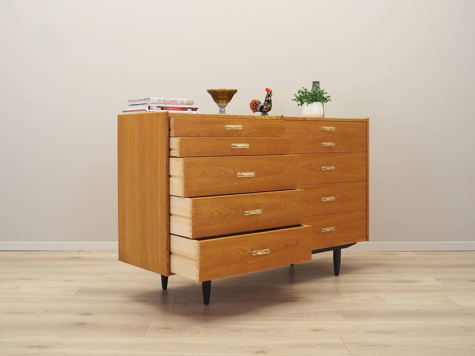 Commode en frêne, design danois, années 1960, fabricant : Lyby Møbler