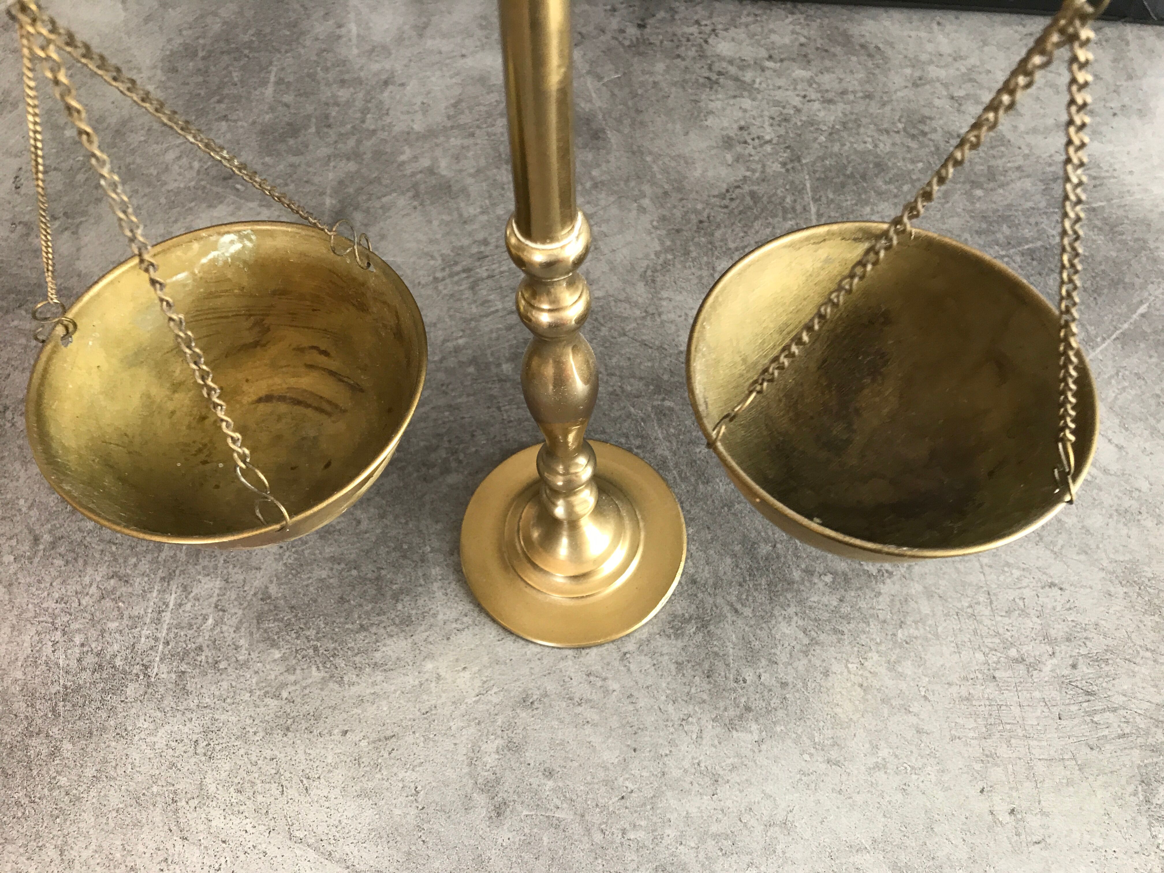 Decorative brass equal arms scale -25.5 cm