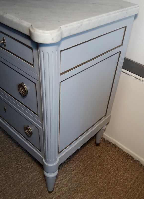 Commode ancienne style Louis XVI peinte dessus marbre