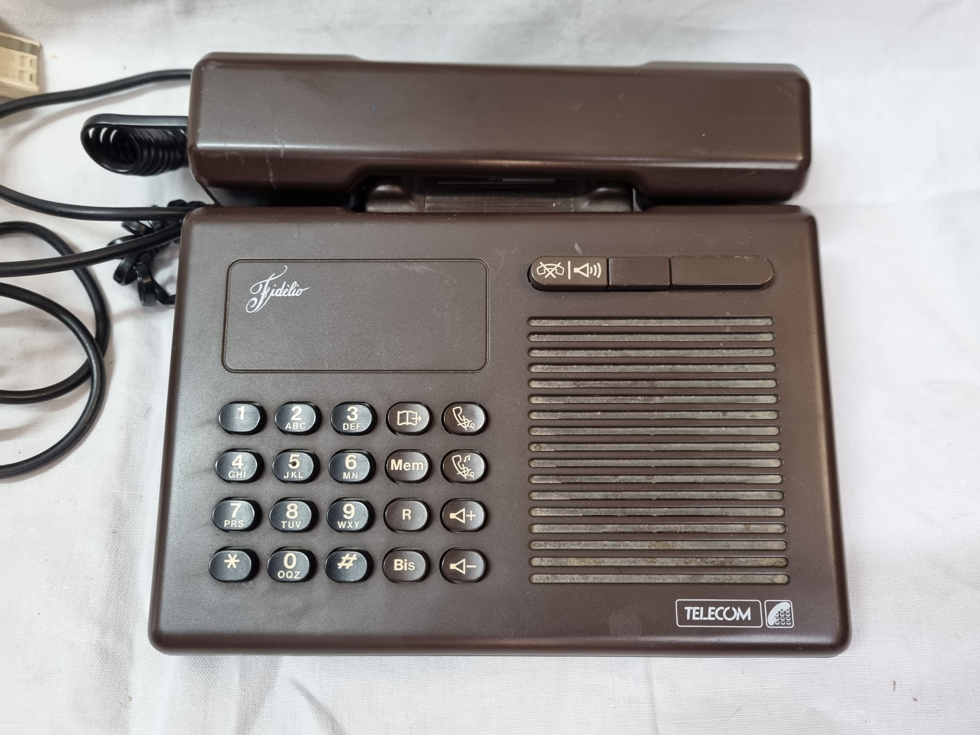 Vintage 1987 key phone