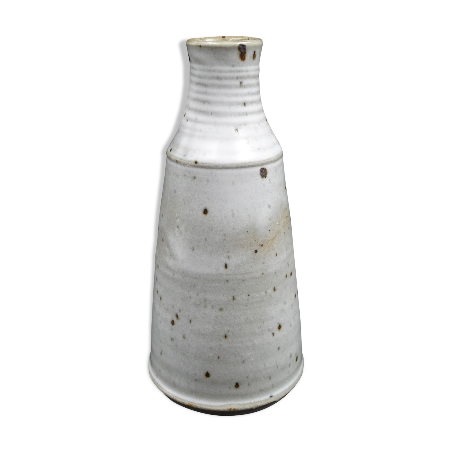 Vase en grès à décor moucheté brun sur fond gris - Forme de bouteille - Vers 1970 - Signé