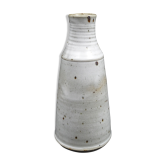 Sandstone vase with brown speckled decoration on a grey background - Bottle shape - Circa 1970 - Signed