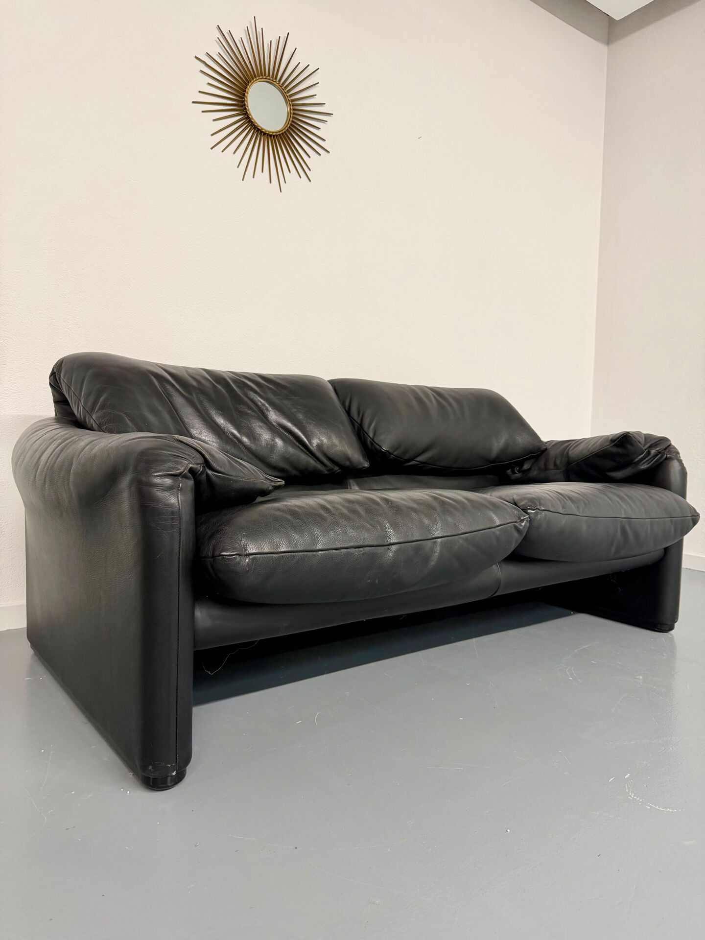 Canapé maralunga design design Vico MAGISTRETTI Cassina en cuir noir