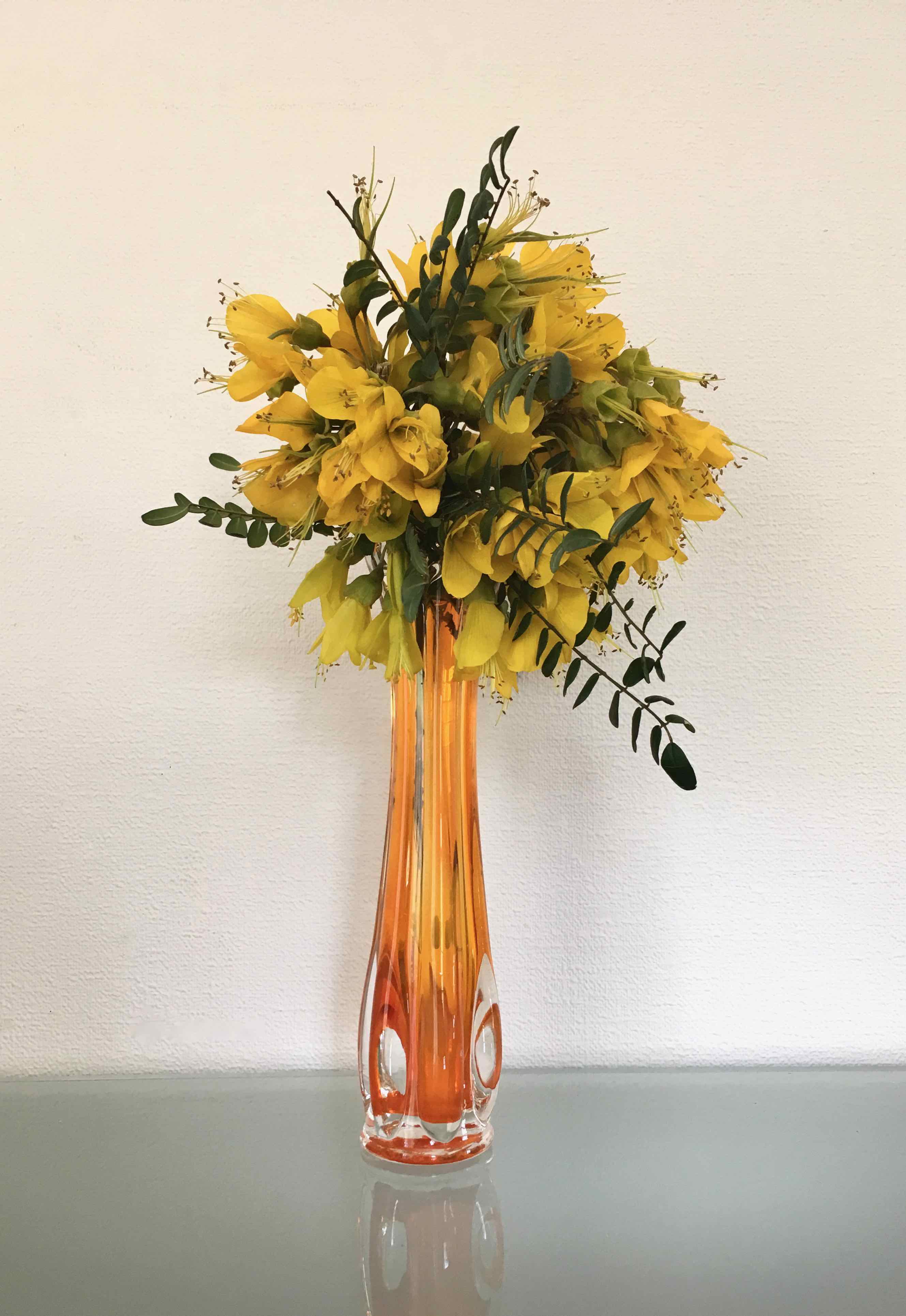 Vintage orange soliflore vase