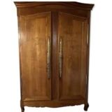 Malouine wardrobe