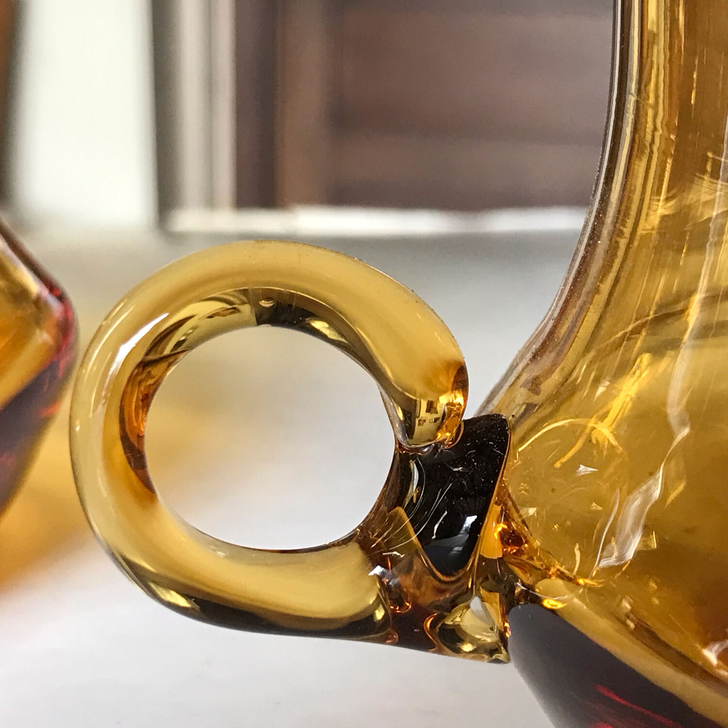 6 mugs in amber glass 1970s