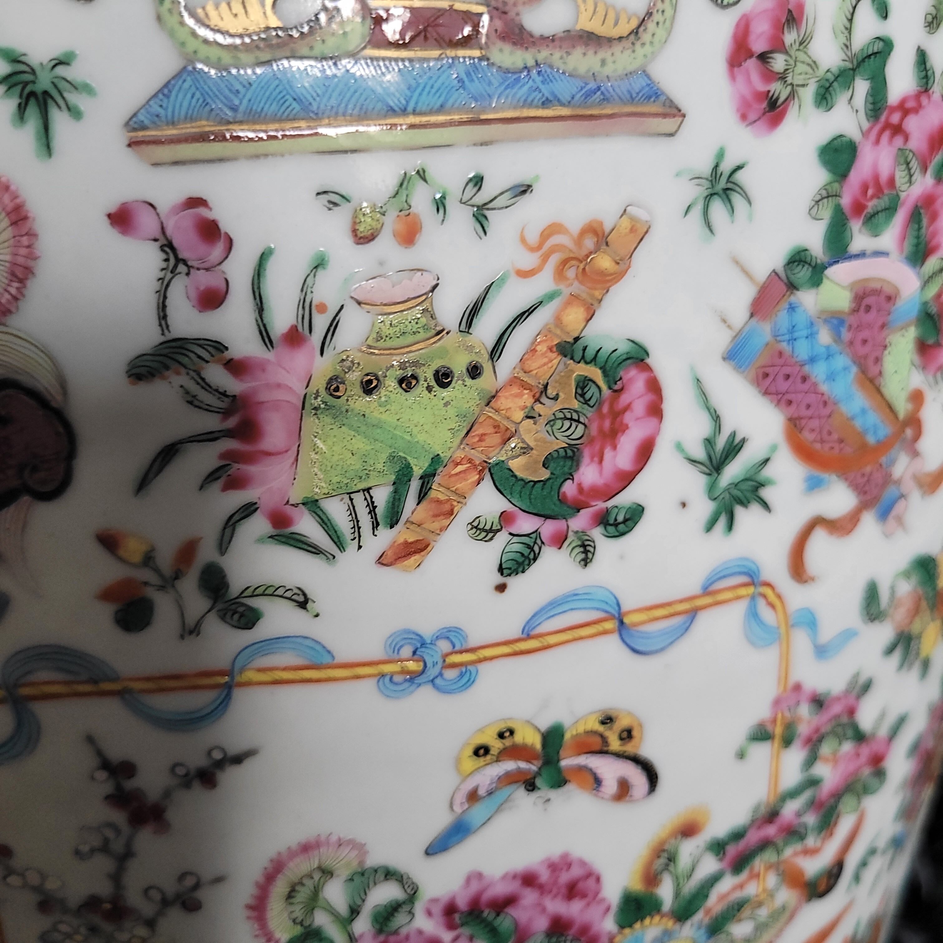 Very large Chinese vase (92 centimeters)