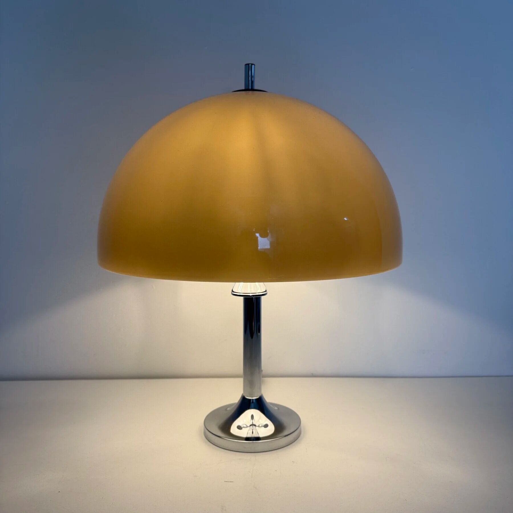 Mid-century mushroom table lamp with chrome base, 1970s