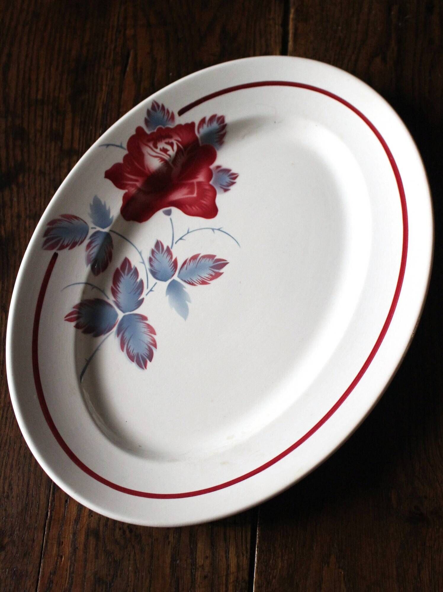 Oval plate Red rose blue Sobral Digoin Sarreguemines Art Deco