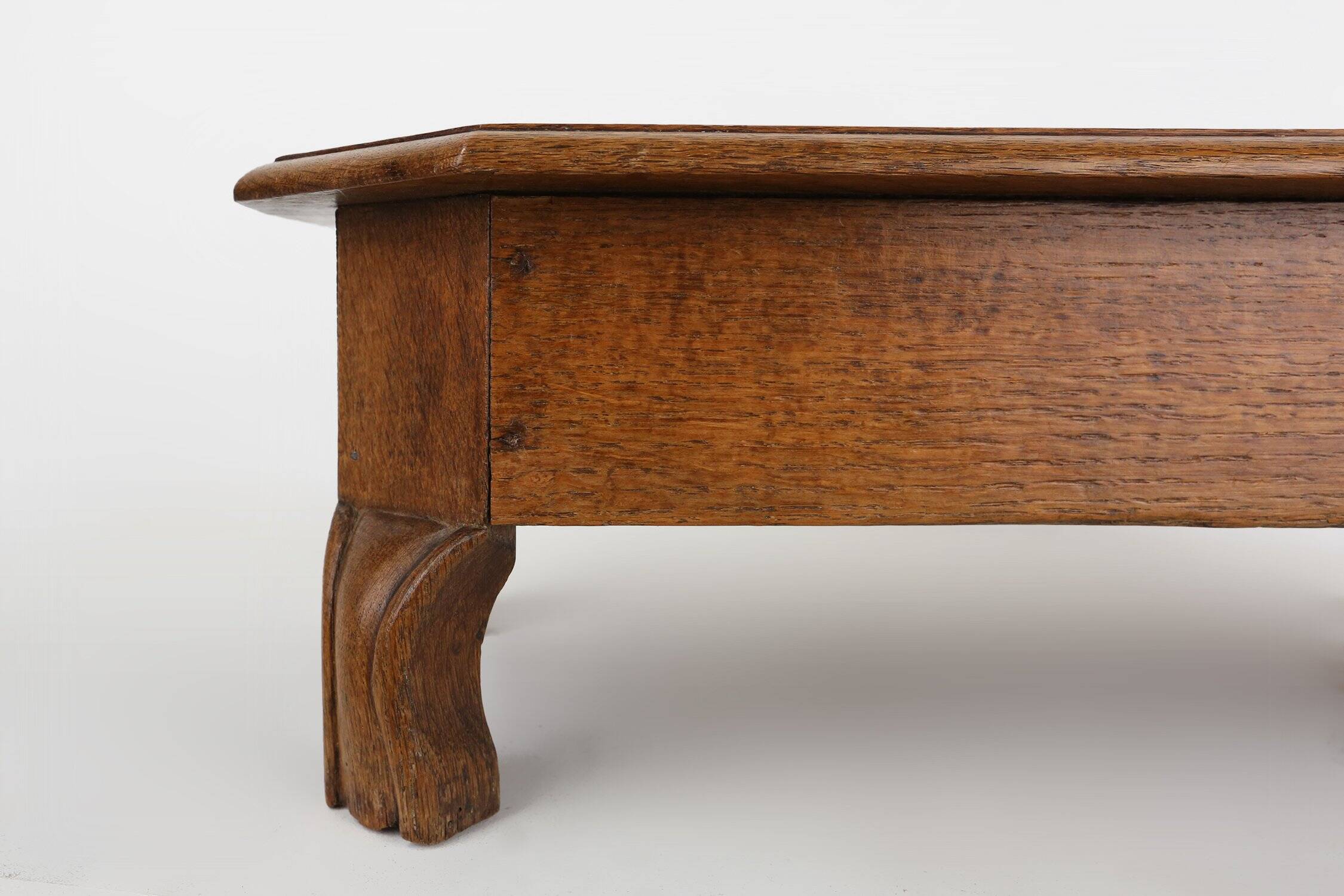 Tabouret d'église rustique en chêne massif, France, vers 1900