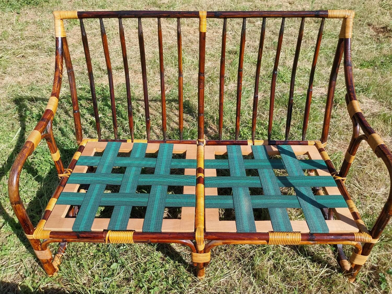 2-seater bamboo bench