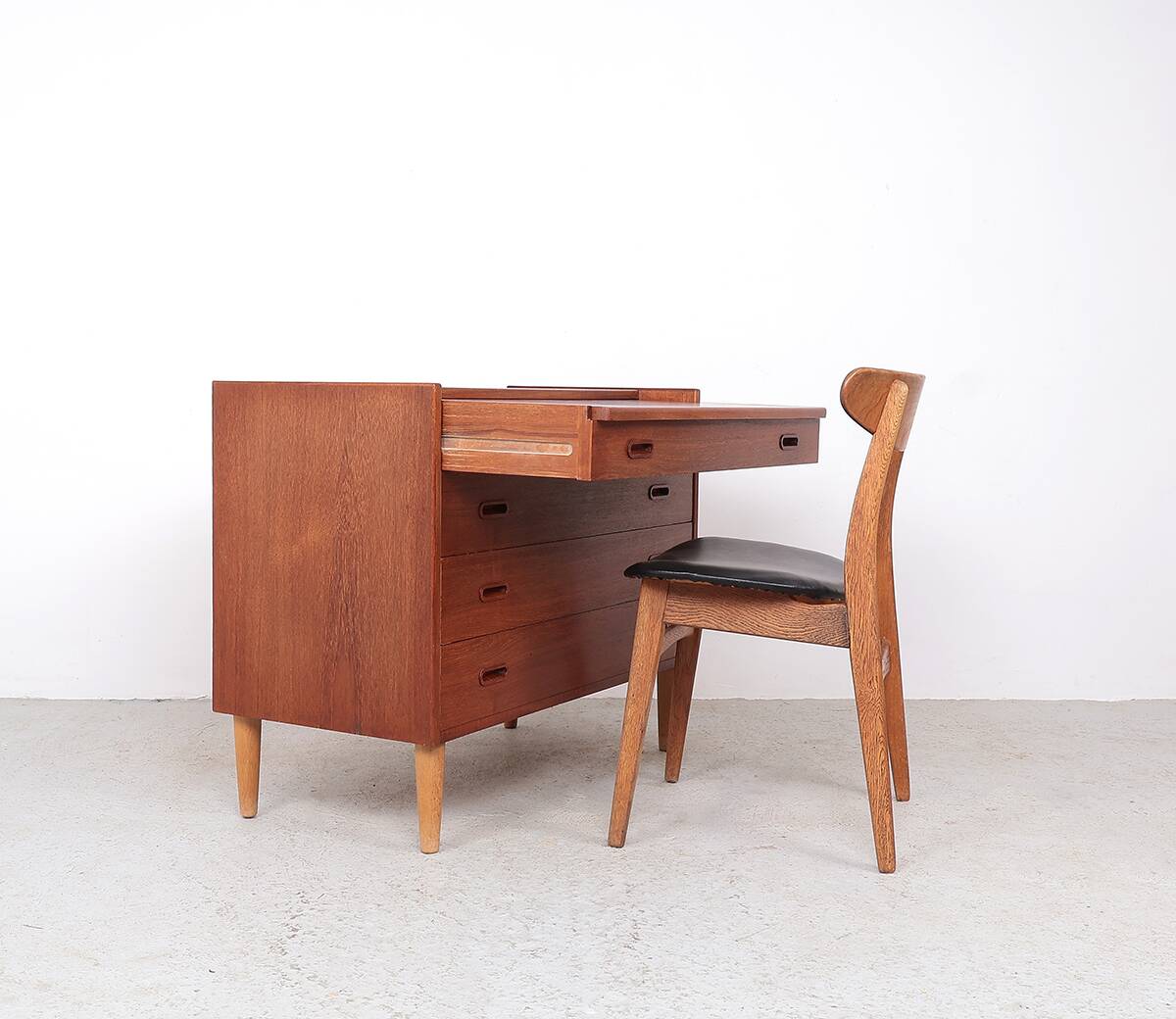 Danish design teak chest of drawers with dressing table, 1960s
