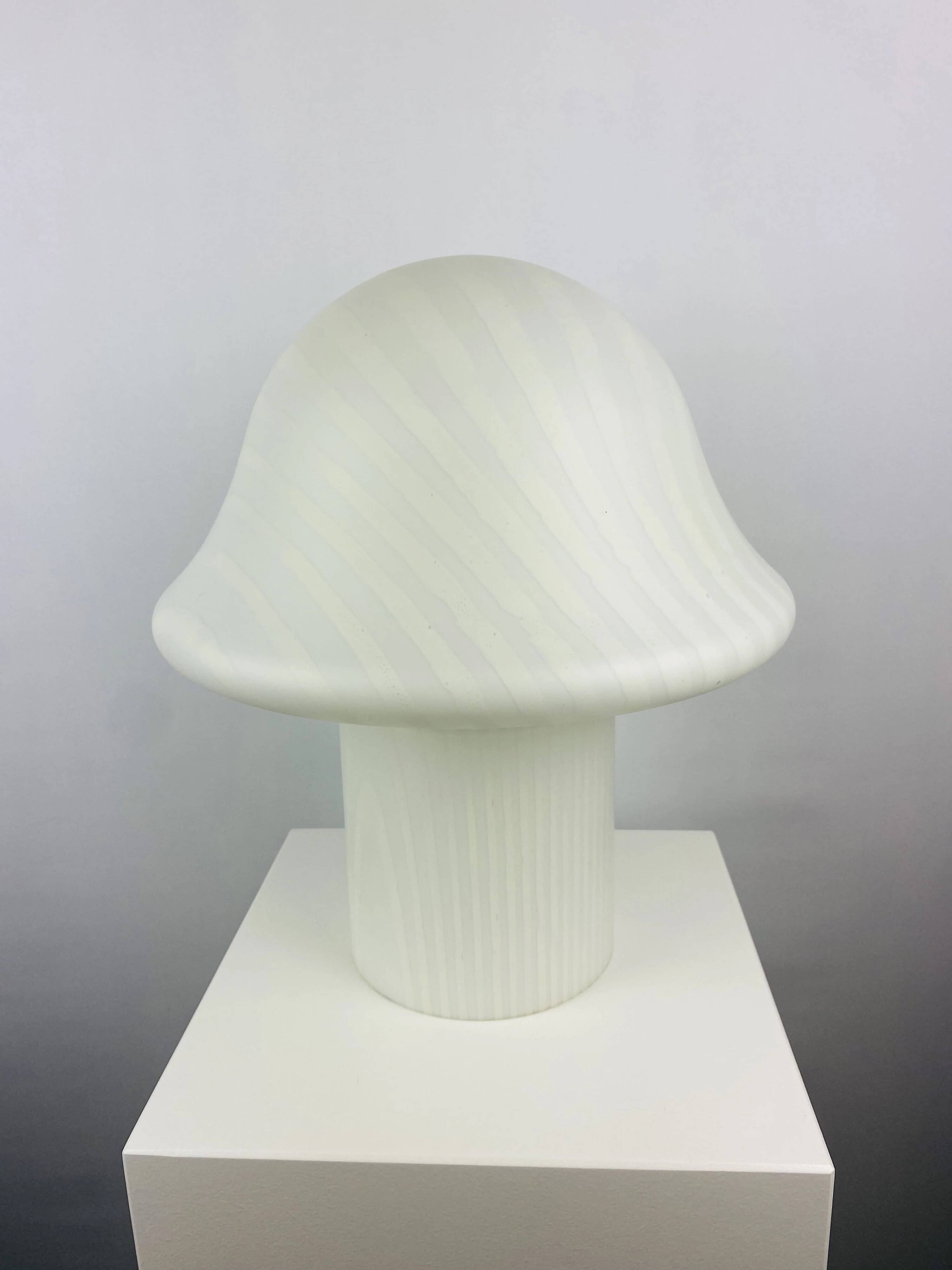 Large mushroom-shaped table lamp in white crystal glass with striped zebra pattern Peill and Putzler XL 1970