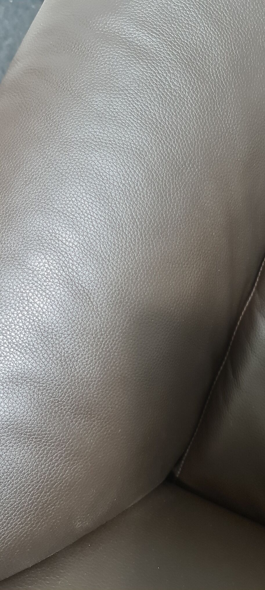 Vintage Swiss 2 seater leather sofa by De Sede model DS 2011