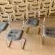 Chaises chromées avec assises retapissées