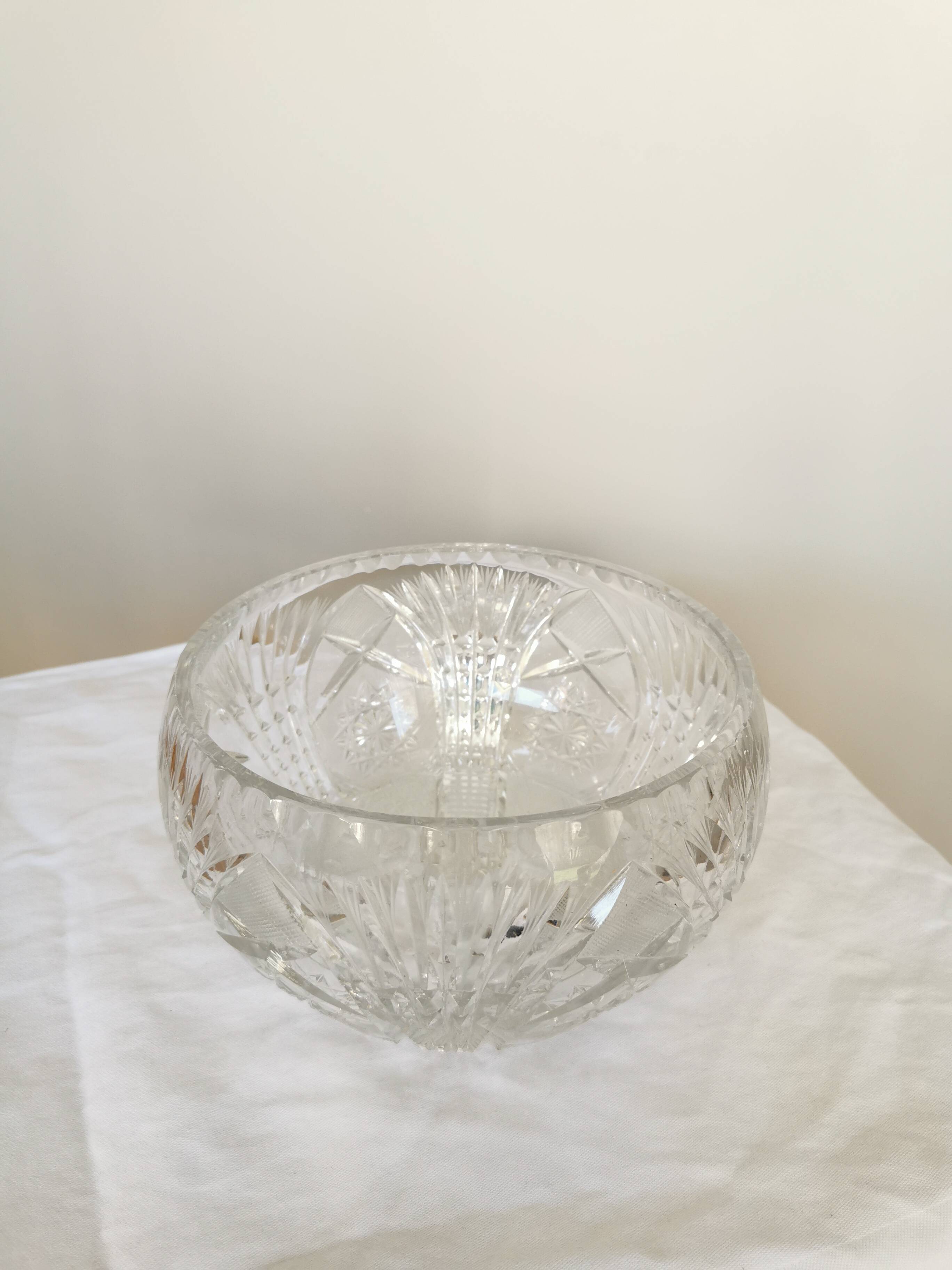 Bol en cristal de plomb vintage des années 1970 : pièce maîtresse de table bohémienne
