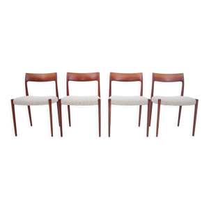 Quatre chaises modèle 77, conçues