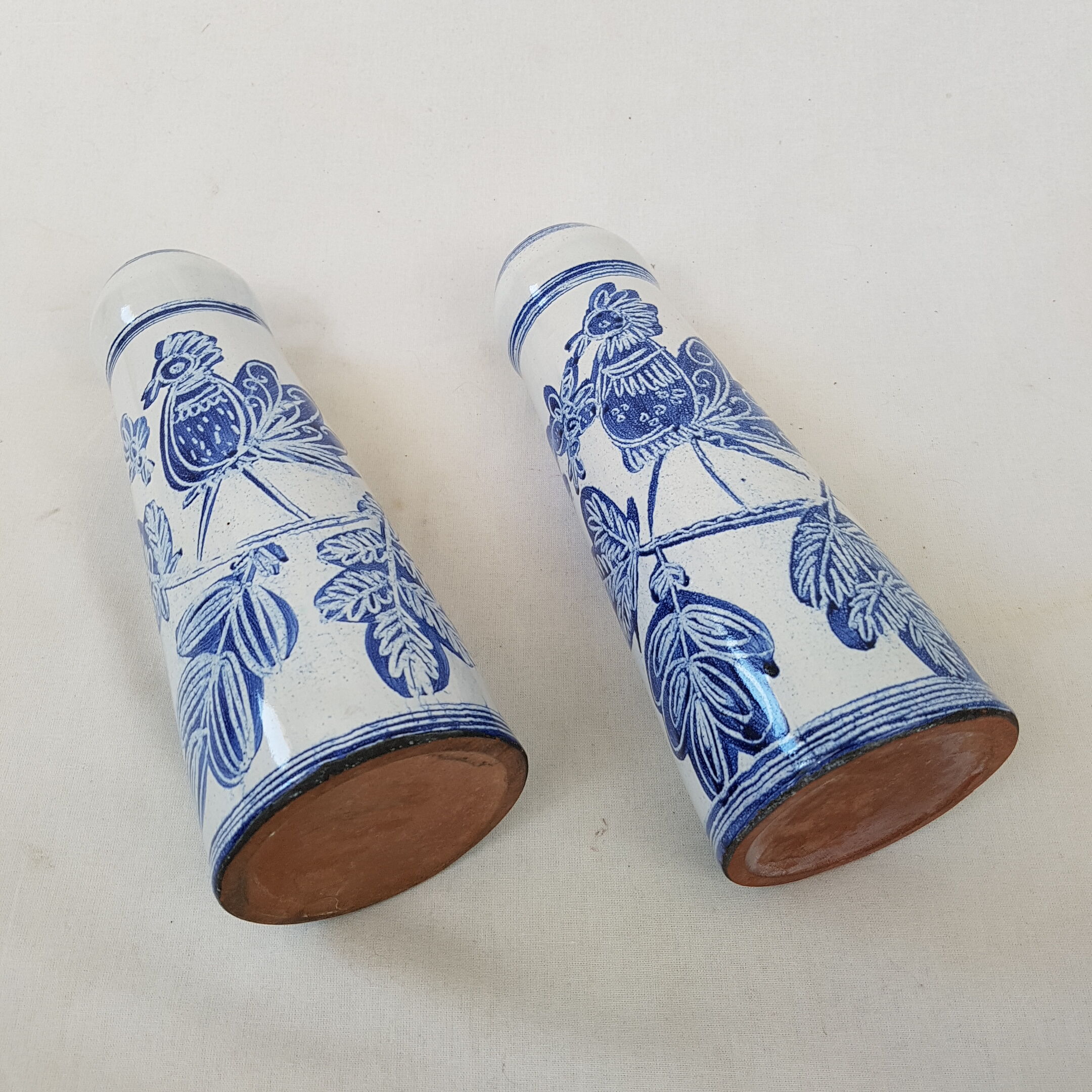 Pair of vases Scandinavian a bird decoration