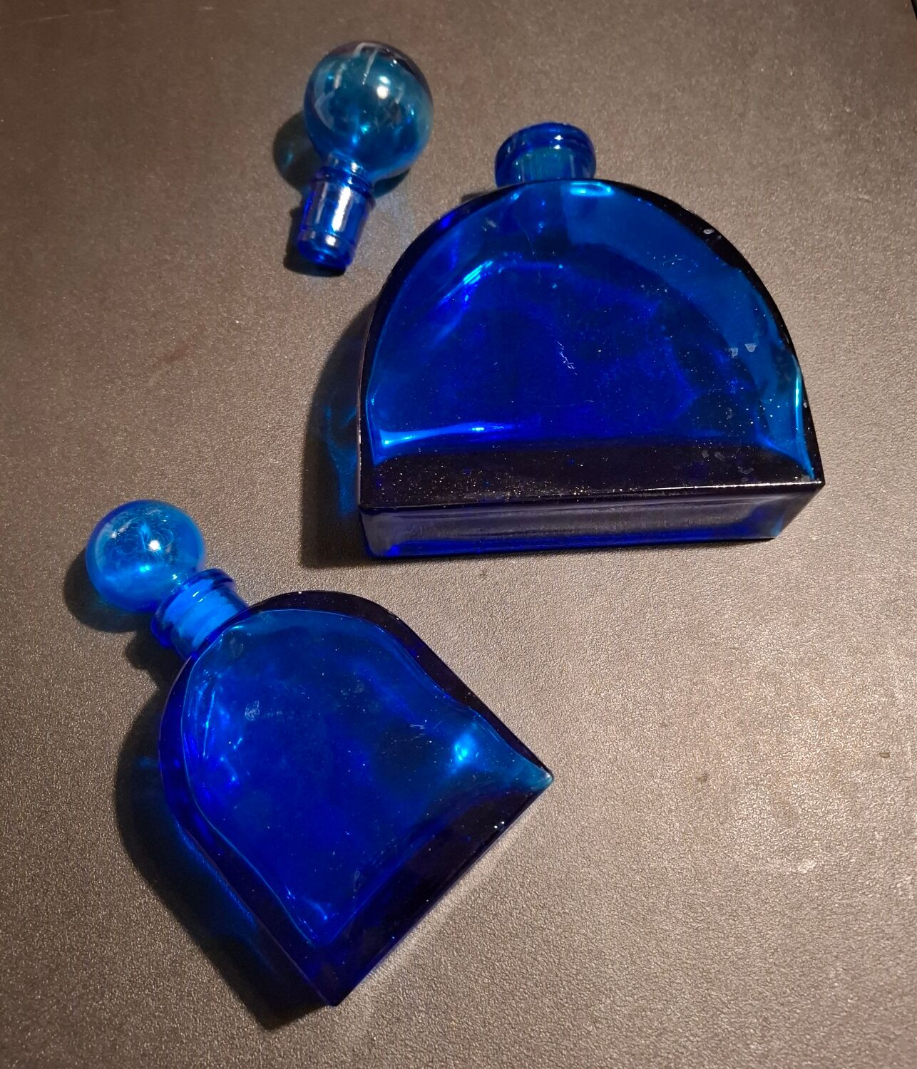 Lot de 2 carafes artisanales