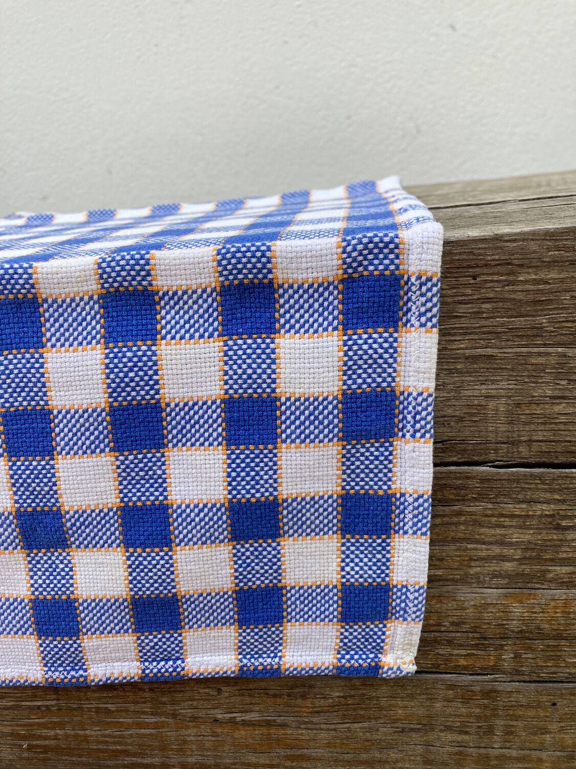 9 vintage checkered towels