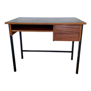 bureau 60th