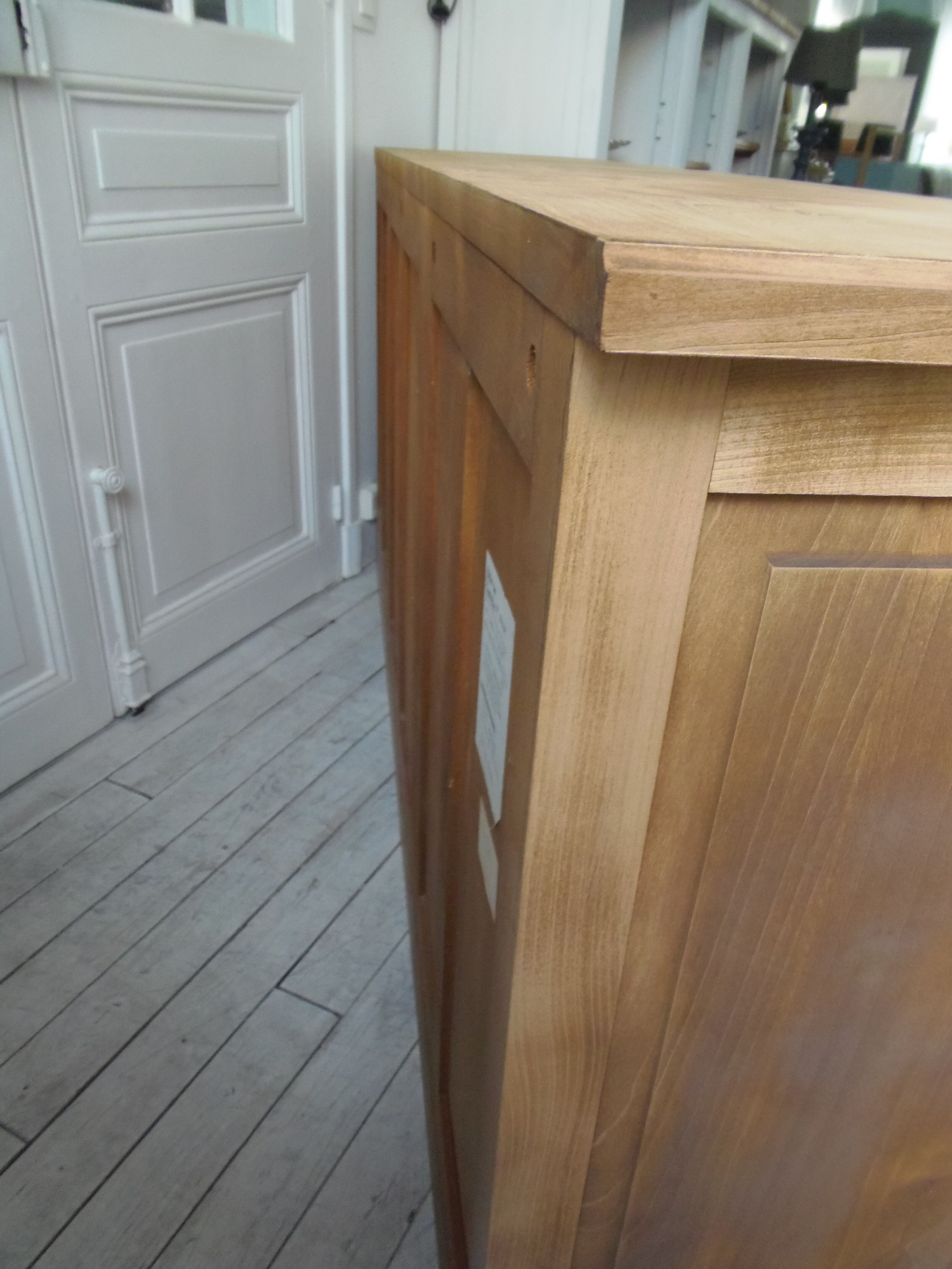 Buffet 3 doors of beautiful Louis XVI style in raw wood