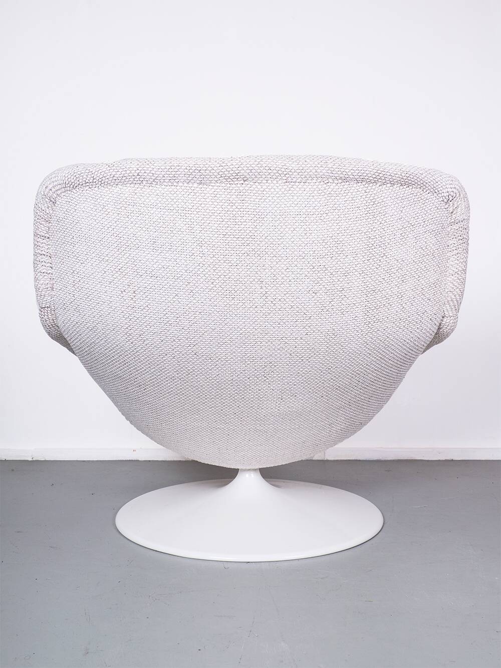 Lounge chair Model F518 -Artifort – Geoffrey Harcourt