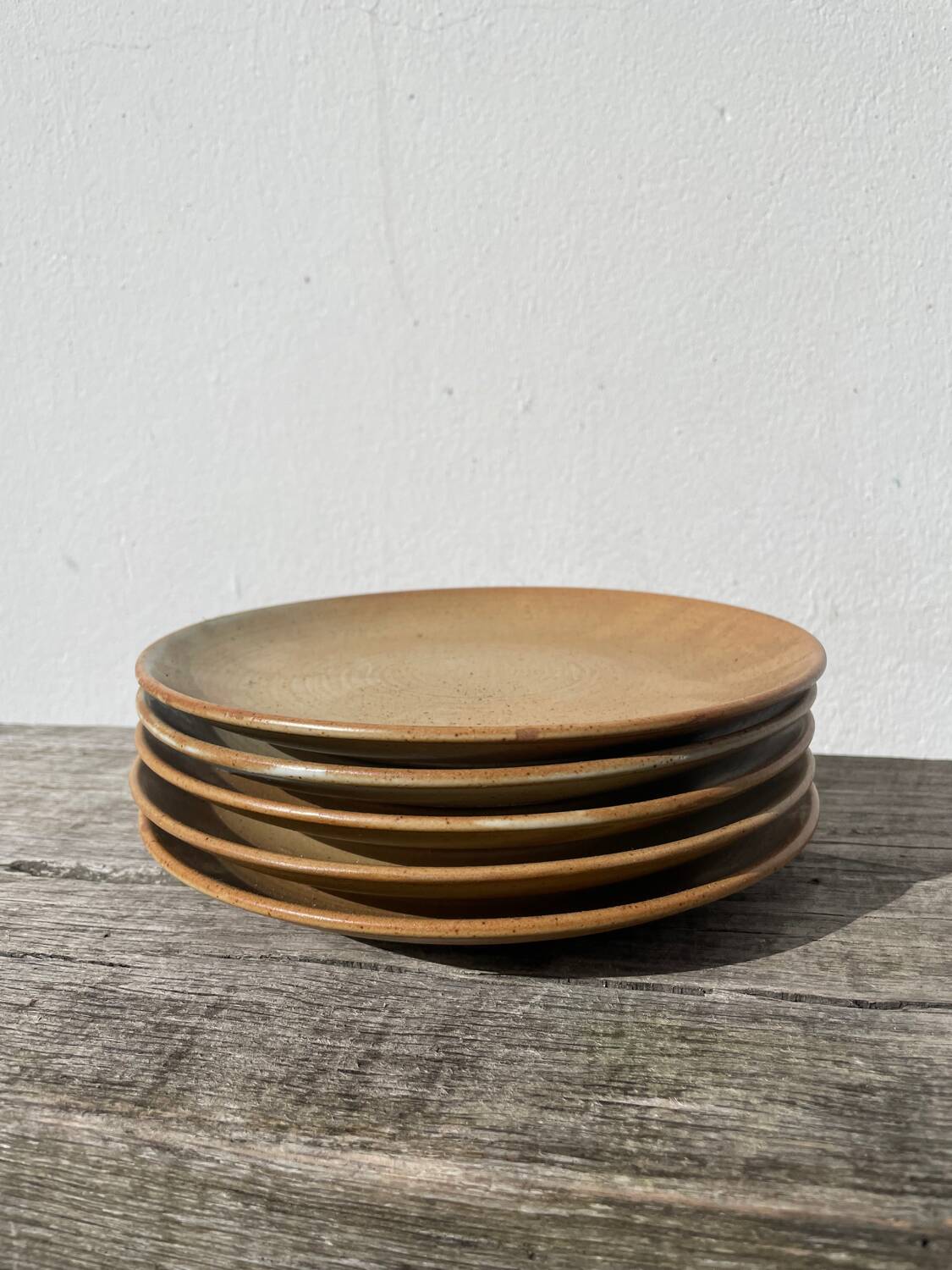 5 assiettes en dessert en grès beige