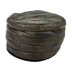 Pouf patchwork en cuir vintage,