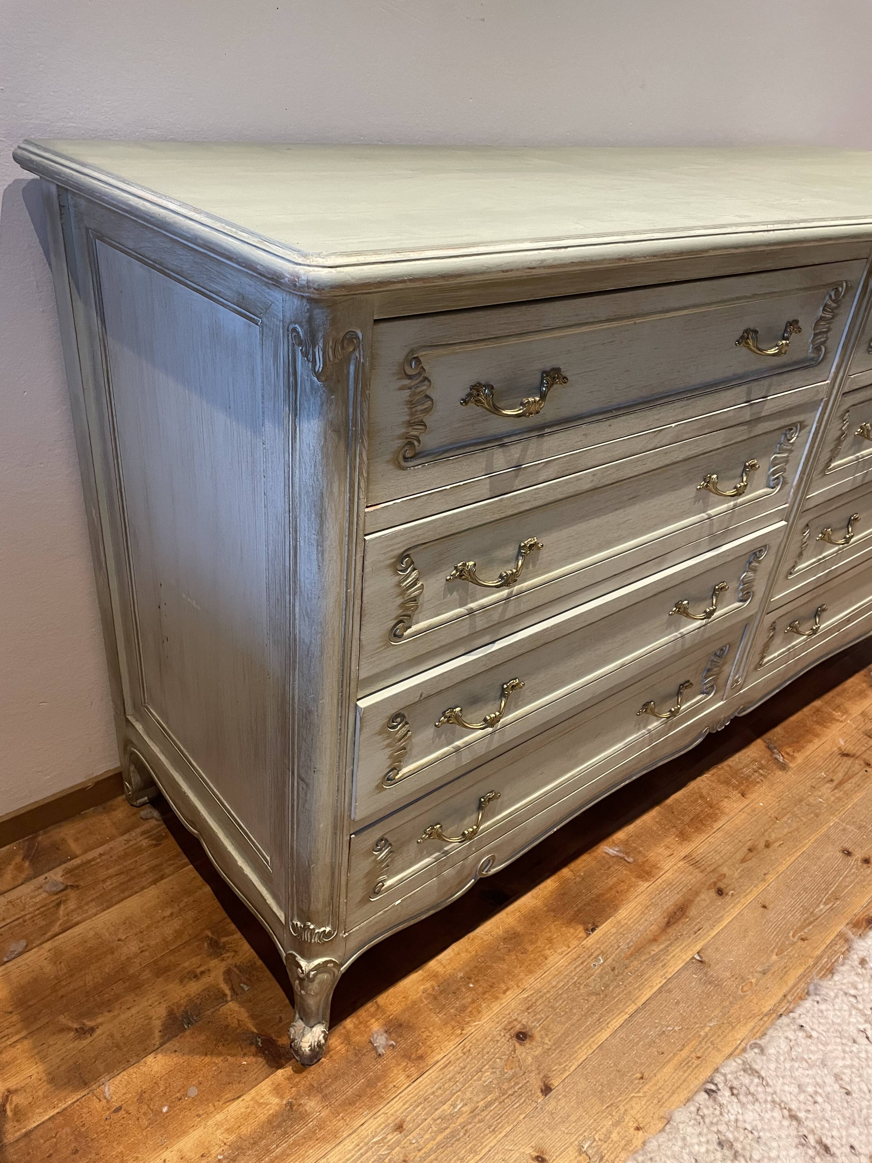 Shabby chic dresser