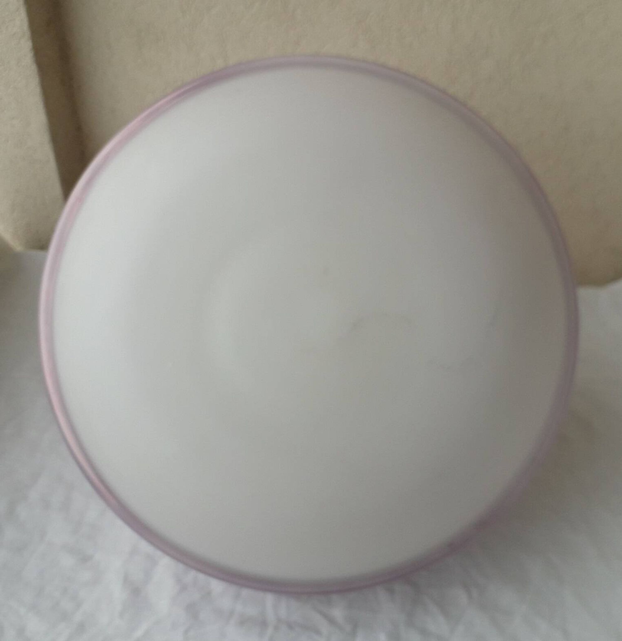 Suspension en verre violet