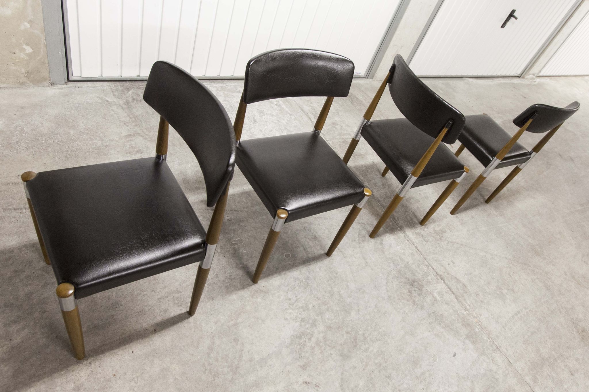 Lot of 4 Scandinavian chairs feet fused wood 60's