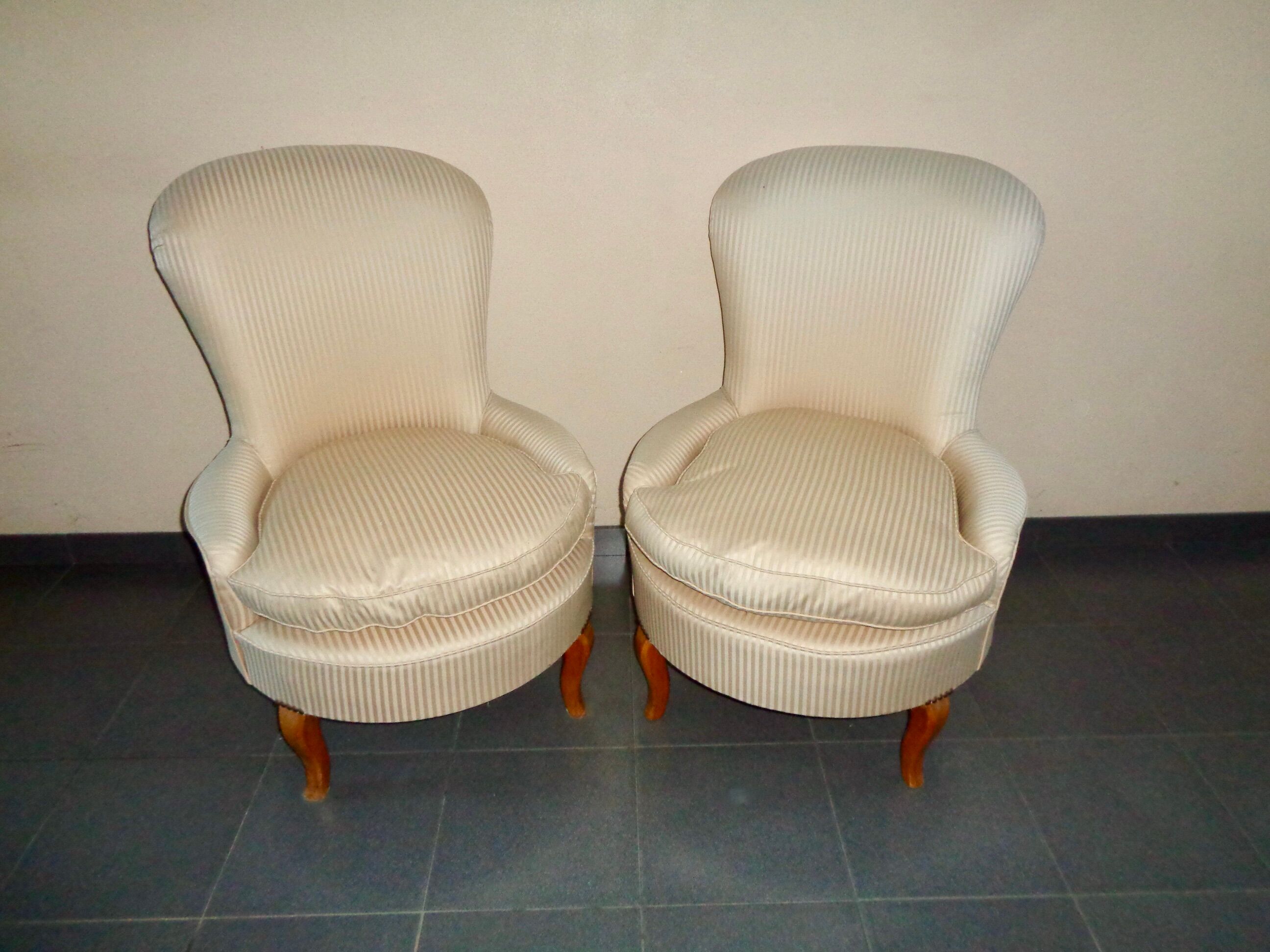Pair of striped ivory toad armchairs
