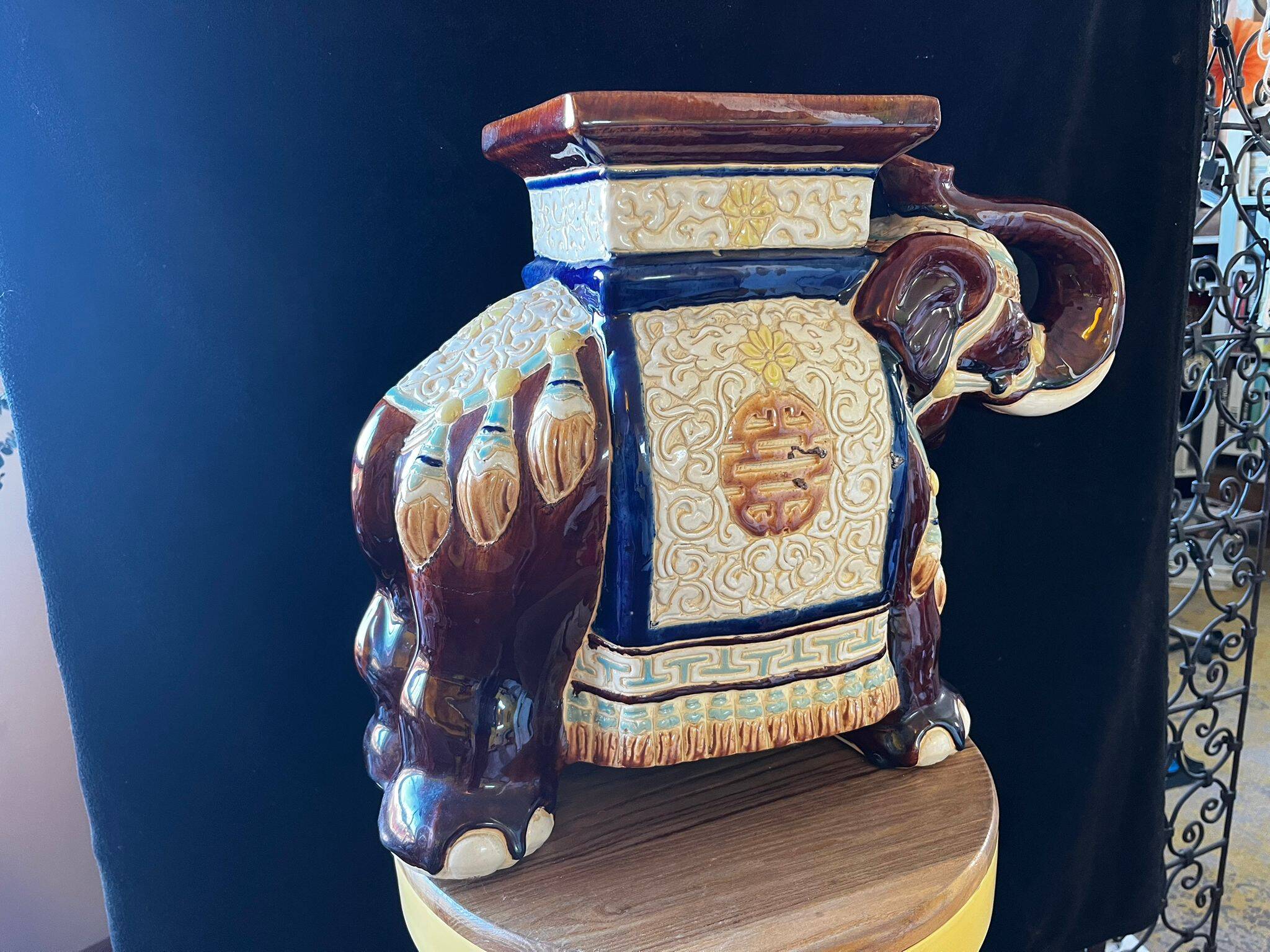 Vintage 70s xl ceramic elephant plant pot - brown