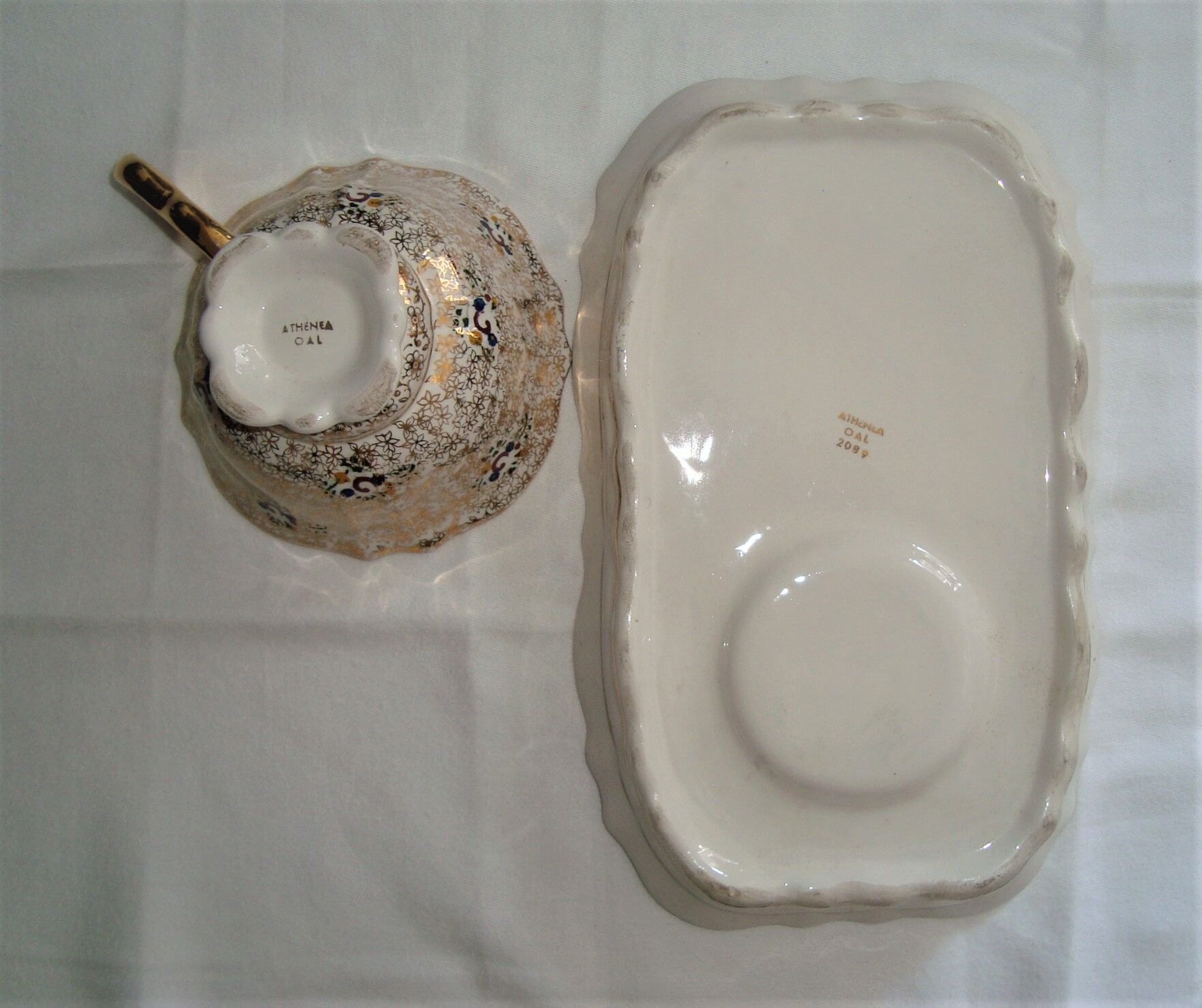 Golden breakfast service tray and cup faience made in italy