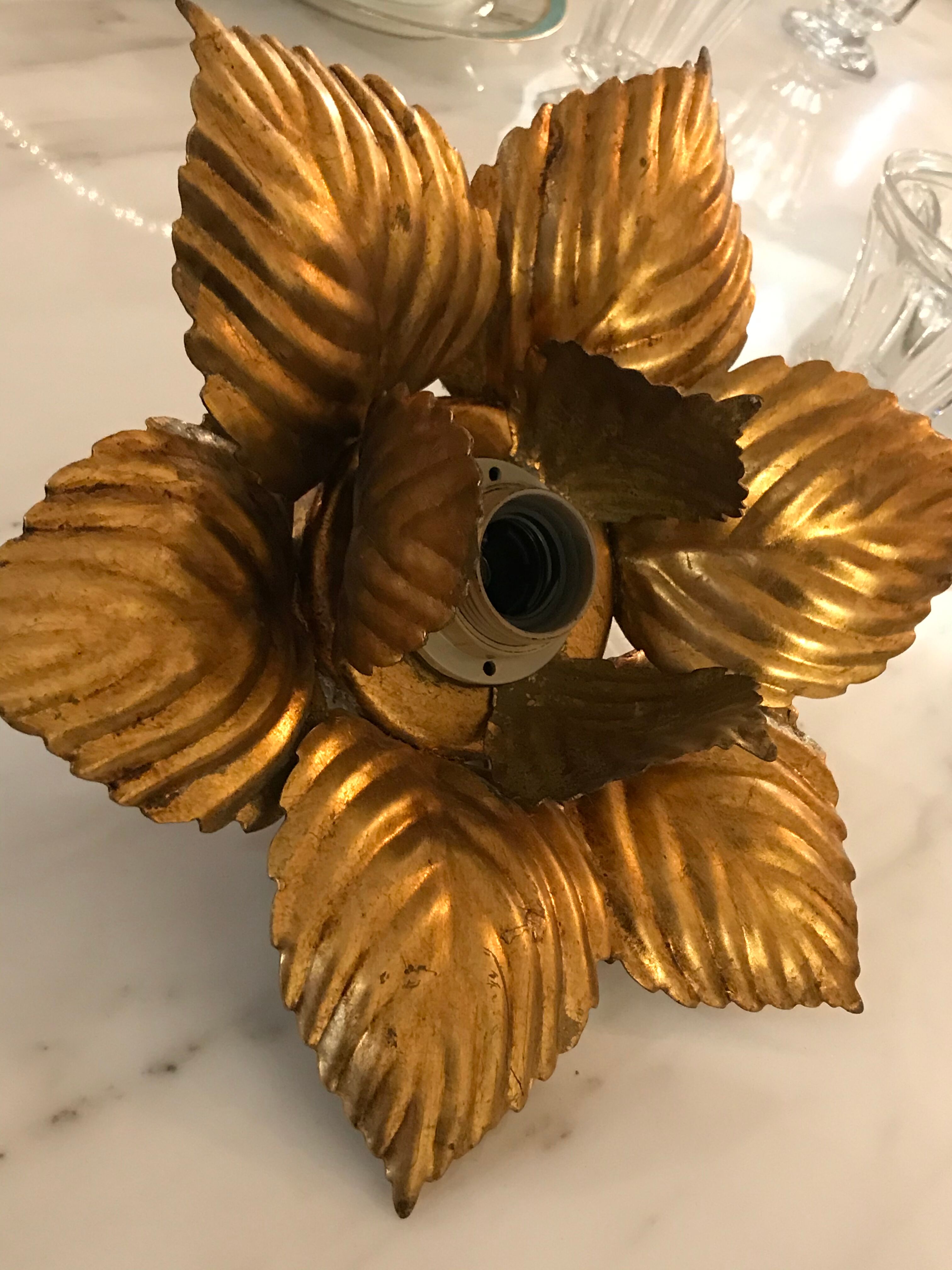 Masca flower wall sconce