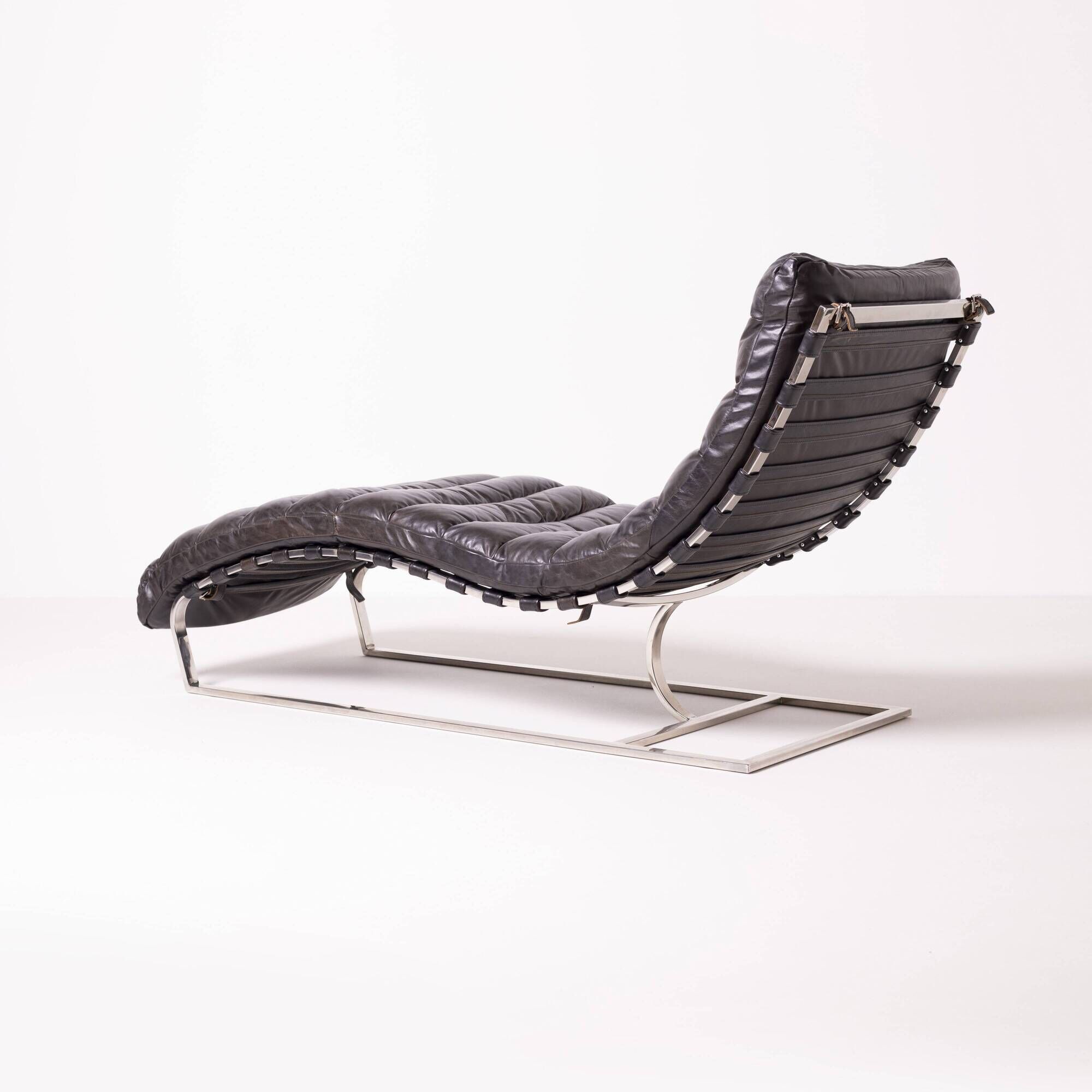 Oviedo mid-century vintage style chaise longue in dark brown leather and chrome