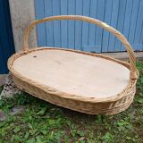 Wicker pastry basket