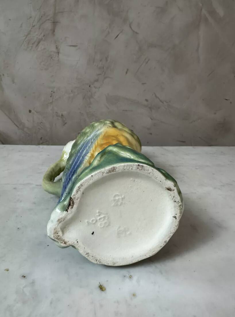 Parrot jug