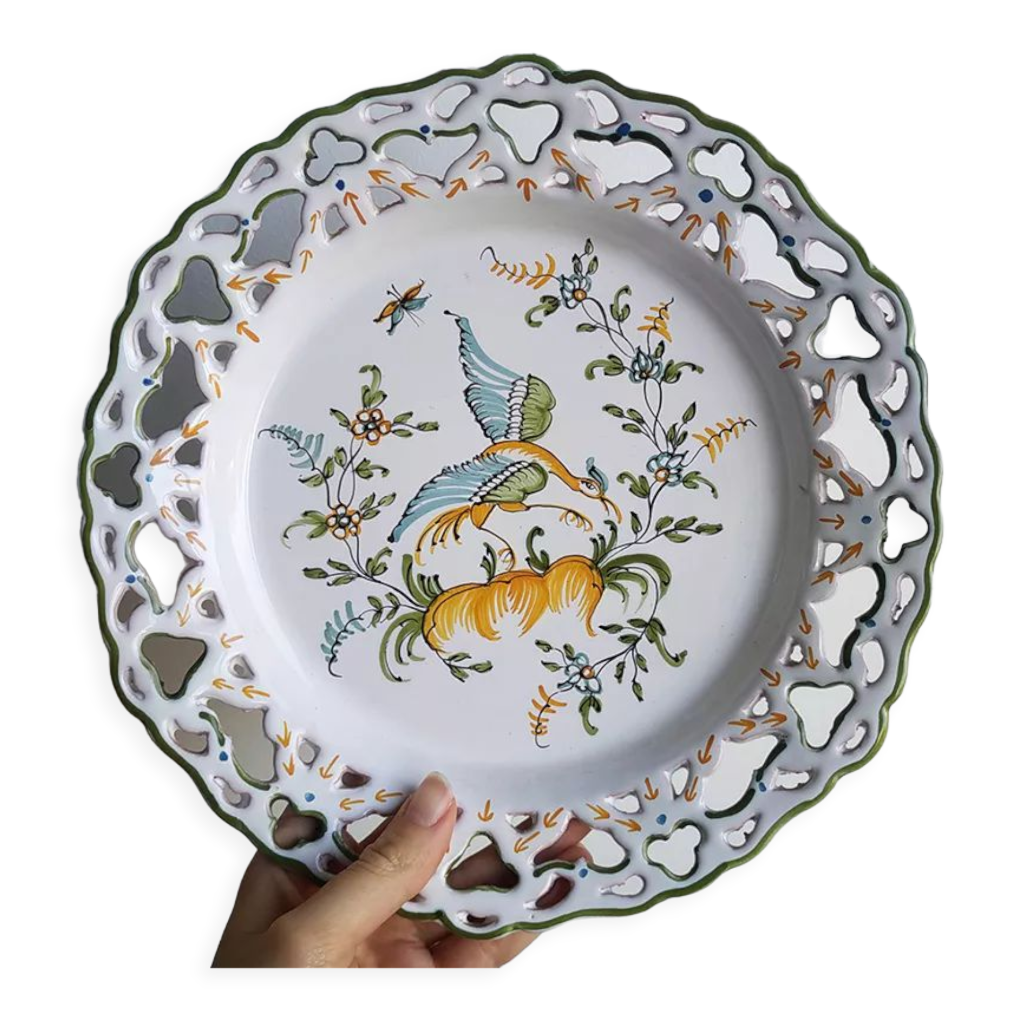 Decorative plate of Moustiers earthenware diameter 24 cm