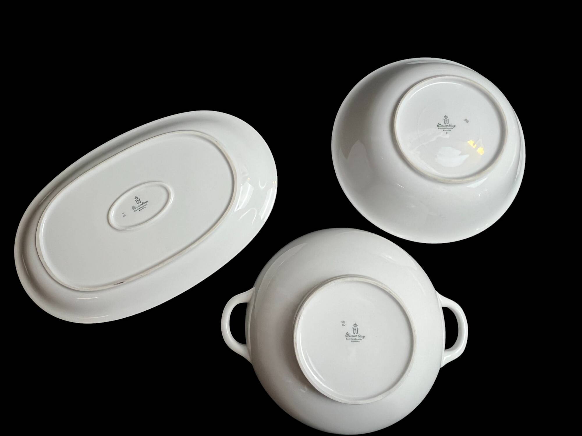 Tableware, 25-piece service, white porcelain and fine gold Winterling