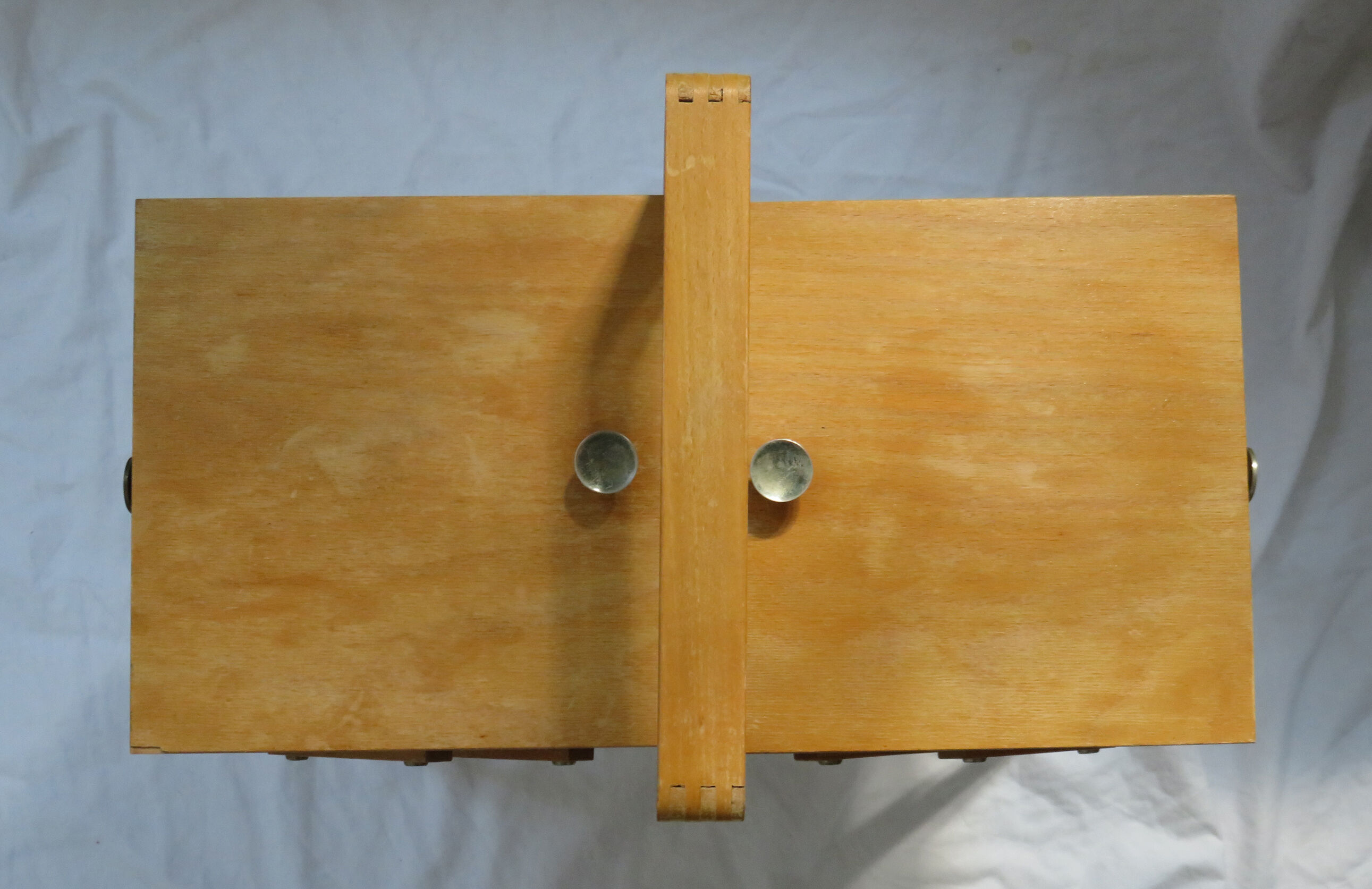 Tripod light wood worker